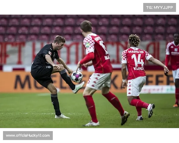 美因茨迎战斯图加特 客场强势球队誓取关键三分 美因茨迎战斯图加特 客场强势球队誓取关键三分