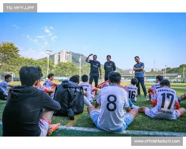 德甲俱乐部与当地学校合作,开展足球文化普及教育项目 德甲俱乐部与当地学校合作,开展足球文化普及教育项目